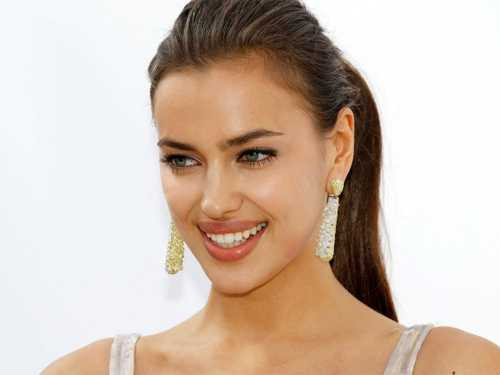 Quá khứ làm gái bao ít người biết của Irina Shayk