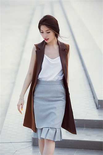 Áo hai dây mang đến sự trẻ trung và quyến rũ cho Diễm Trang 