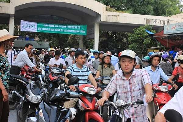 Có hàng nghìn thí sinh dự thi vào ĐH Quốc gia Hà Nội bằng bài thi đánh giá năng lực.