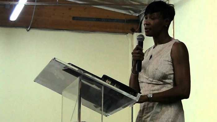 Jemeker Thompson còn được gọi là Nữ hoàng Pin, hai vợ chồng Jemeker đứng đầu đường dây buôn bán cocaine hoành hành ở Los Angeles suốt nhưng năm 80 thế kỷ trước