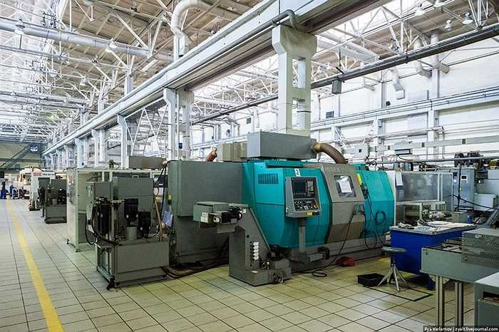 Máy cắt định hình CNC giúp việc cắt thép chính xác cao.