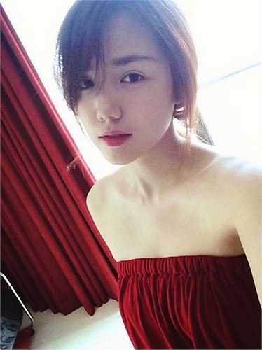 Phương Ly đẹp không kém hot girl ở thời điểm hiện tại. 
