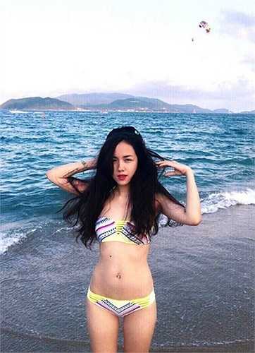 Tuy nhiên, nhờ chăm tập thể thao cộng với việc thay đổi gu ăn mặc, ngoại hình của Phương Ly đã thay đổi nhanh chóng. Cô bé hơi nhút nhát và giản dị của ngày nào đã trưởng thành và nóng bỏng lên rất nhiều. 