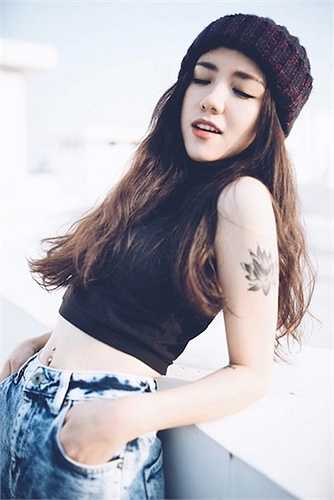 Gu ăn mặc của Phương Ly cũng khiến nhiều người chú ý bởi sự cá tính, phong cách. 