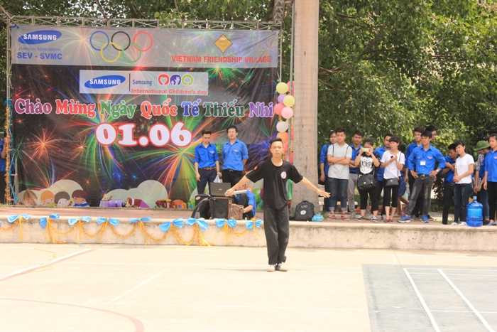 Nữ sinh cảnh sát sẻ chia với những số phận thiệt thòi