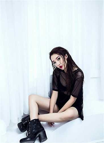 Và trên hết, cô sẽ tập trung hoàn thành album đầu tay, để sớm ra mắt khán giả trong năm 2015 này