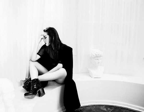 Bộ ảnh đúng với cá tính, cũng như mong muốn về hình ảnh của Emily ở thời điển hiện tại. 