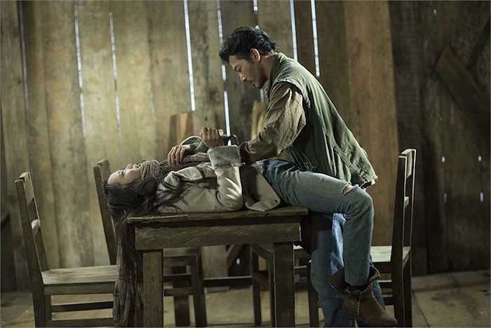 Đây là vai diễn khá phức tạp và gai góc, vì thế Trần Bảo Sơn đã vượt qua mọi khó khăn, vất vả để khắc hoạ rõ nét nhân vật Hùng theo đúng kịch bản của đạo diễn. 