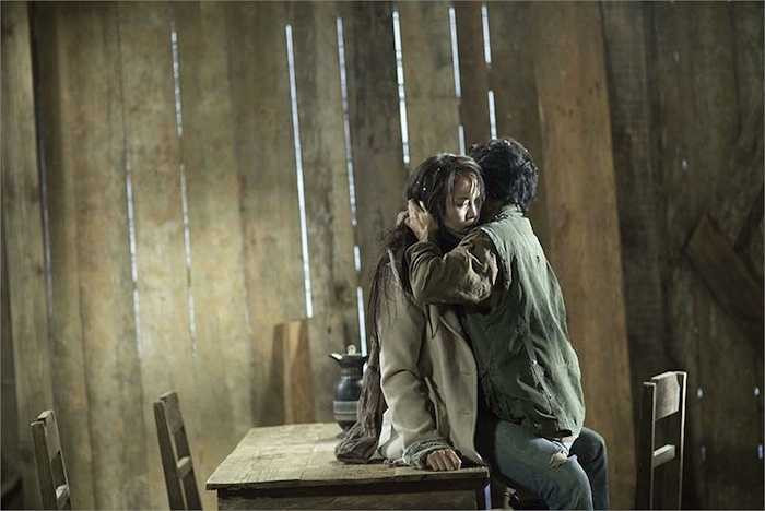 Diễn xuất chung với gương mặt và câu chuyện hoàn toàn mới, song với kinh nghiệm của bản thân, Trần Bảo Sơn đã hoàn thiện vai diễn nhanh chóng và không gặp bất cứ trở ngại nào. 