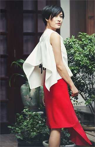 Nữ diễn viên cũng chia sẻ về sở thích thời trang và bí quyết giữ dáng của mình.