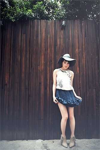 Chính sự ngược lại lối thông thường, không dễ đoán đó sẽ làm cho người khác bất ngờ và tăng sự cá tính đặc biệt của người mặc.