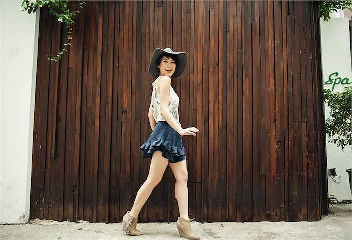 Kathy yêu thích thể thao và luôn dành thời gian cho việc tập luyện kể cả khi lịch trình bận rộn. 