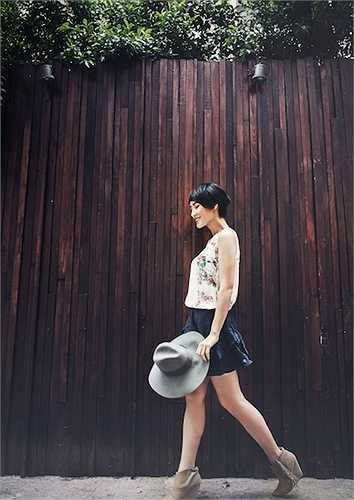 Thể thao giúp cô vừa khoẻ về thể chất, có được vóc dáng cân đối, vừa có được trạng thái tinh thần vui vẻ, sảng khoái. 