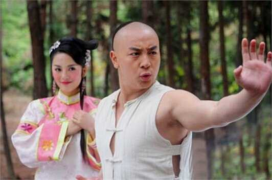 Thích Tiểu Long giờ chuyển sang lĩnh vực kinh doanh, thành lập Học viện võ thuật cho riêng mình và ít xuất hiện trên truyền hình hơn.