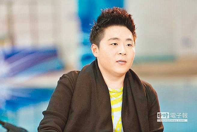 Hiện tại, anh chàng Hách Thiệu Văn 25 tuổi vẫn giữ thân hình mập mạp dễ thương, đang là sinh viên trường Đại học Đạm Giang (Đài Loan) và ít xuất hiện trước công chúng. 