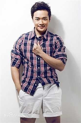 Nhờ gương mặt dễ thương và đáng yêu,Tào Tuấn nhanh chóng chiếm được cảm tình của người hâm mộ. 