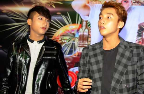 Sơn Tùng bối rối vì gặp bản sao ngoài đời.