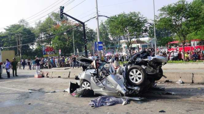 Tai nạn thảm khốc 5 người chết: Tài xế khai đạp nhầm chân ga