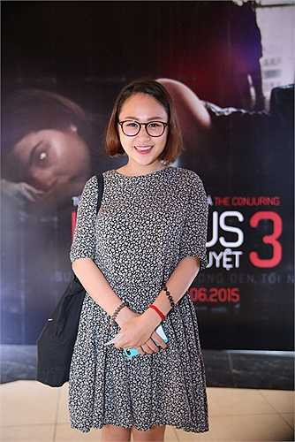 Cô nàng nhí nhảnh, dễ thương.