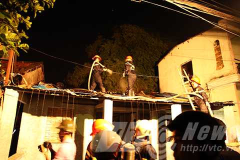 hỏa hoạn, cháy cơ sở, tái chế, lốp ô tô, khu dân cư, náo loạn, Đà Nẵng, cảnh sát, PCCC