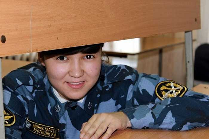 Nữ quản giáo xinh đẹp trong các trại giam Nga