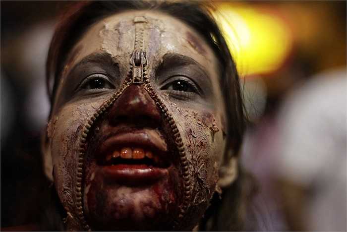 Xác sống xẻ đôi mặt ở San Jose, Coasta Rica