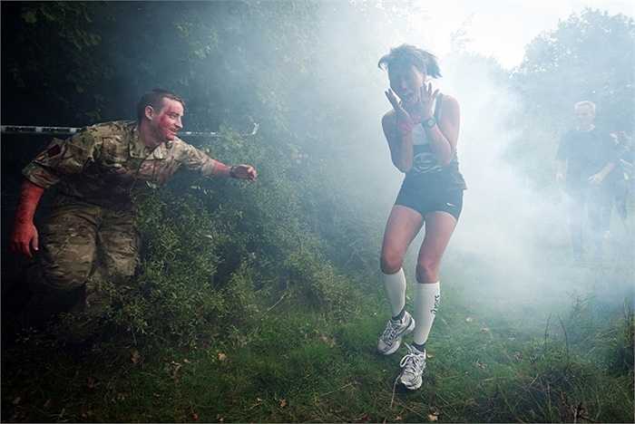 Cuộc thi chạy trốn Zombie ở Saffron Walden, Anh