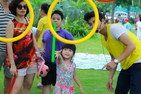 Cư dân Vinhomes Riverside: Tổ chức nhiều hoạt động vì môi trường