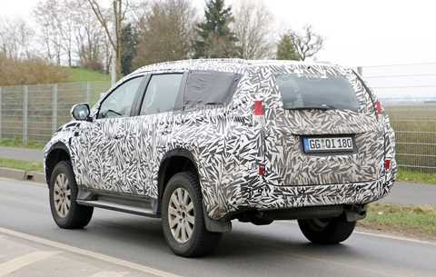 Mitsubishi Pajero Sport 2016 bị 'rò rỉ' thiết kế trước khi ra mắt