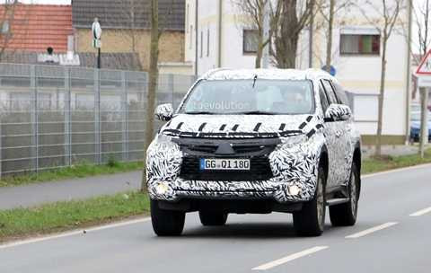 Mitsubishi Pajero Sport 2016 bị 'rò rỉ' thiết kế trước khi ra mắt