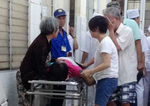 Ôtô lao xuống sông, giám đốc công ty bảo hiểm tử nạn