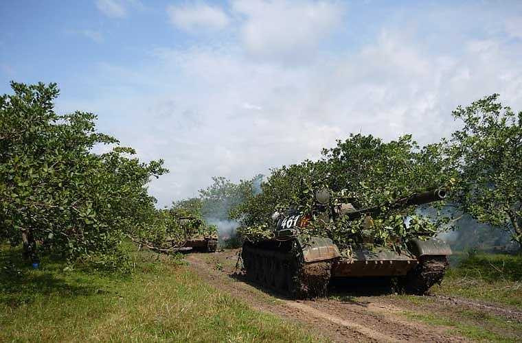  Theo thông số mà Nga công bố thì giáp trước xe tăng dày 120mm, phần thân giày 80mm, đuôi dày 60mm; tháp pháo mặt trước dày 205mm, hông tháp pháo 130mm; mặt nóc thân dày 33-16mm, nóc tháp pháo dày 30mm. 