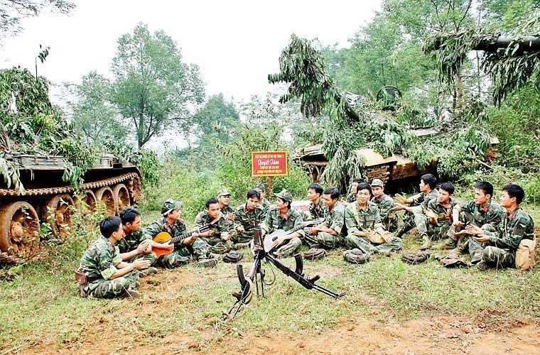  Phút nghỉ ngơi sau giờ diễn tập. 