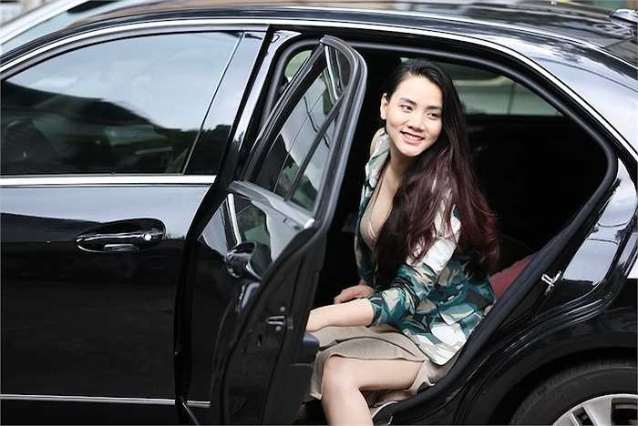 Khuôn mặt nữ diễn viên xinh đẹp này vẫn rạng rỡ và khỏe khoắn.