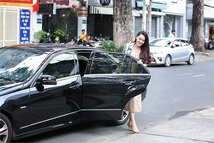 Trang Nhung đi làm đẹp một mình mà không có sự tháp tùng của ông xã.