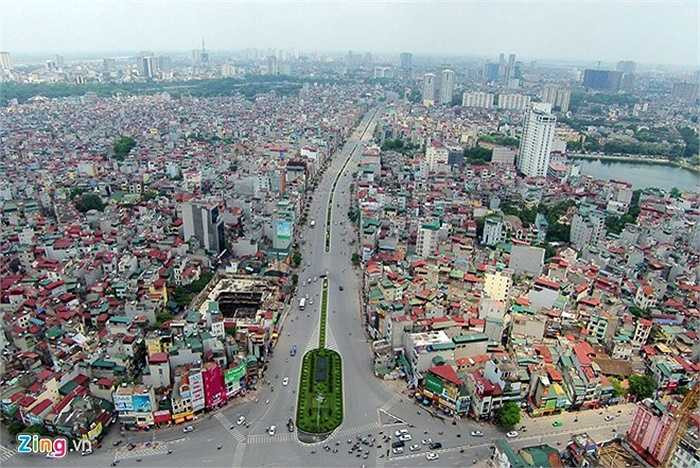 Cuối năm 2006, đường Kim Liên - Ô Chợ Dừa dài 1,1 km khánh thành sau 12 tháng thi công.