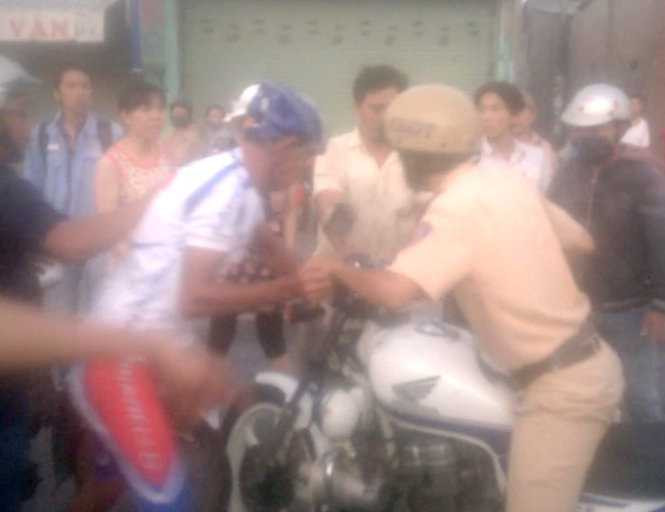 Xuất hiện clip nghi vấn CSGT rượt đuổi gây tai nạn