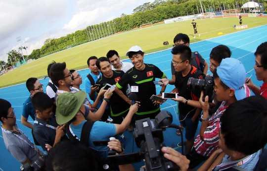 HLV Miura trong vòng vây truyền thông 