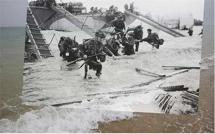 Hình ảnh được ghi lại ở bãi biển Juno, ngoại ô thị trấn Bernieres-sur-Mer, nơi binh lính Anh bắt đầu cuộc đổ bộ vào 9 giờ sáng ngày 6/6/1944
