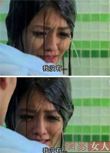 Rơi mi giả không phải là hình ảnh hiếm gặp của sao Hoa ngữ