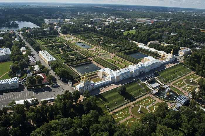 Cung điện mùa hè Peterhof ở St. Petersburg