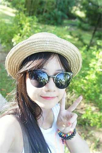 Em gái á hậu Thùy Trang là Đặng Trang Anh, cũng từng khiến dư luận 'chao đảo' bởi vẻ ngoài xinh xắn, đáng yêu 