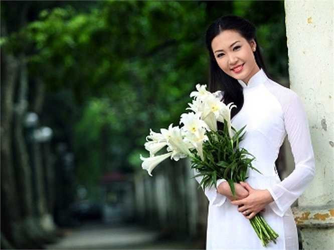 ... và nét đẹp dịu dàng, đài các của người con gái Tràng An 