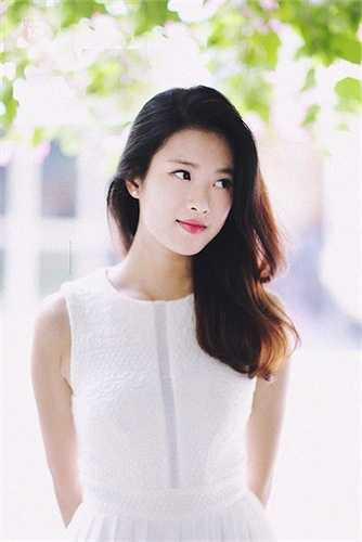 Em gái hot girl Huyền Baby là Đặng Ngọc Diễm (sinh năm 1995), hiện đang là sinh viên trường ĐH Kinh tế Quốc dân 