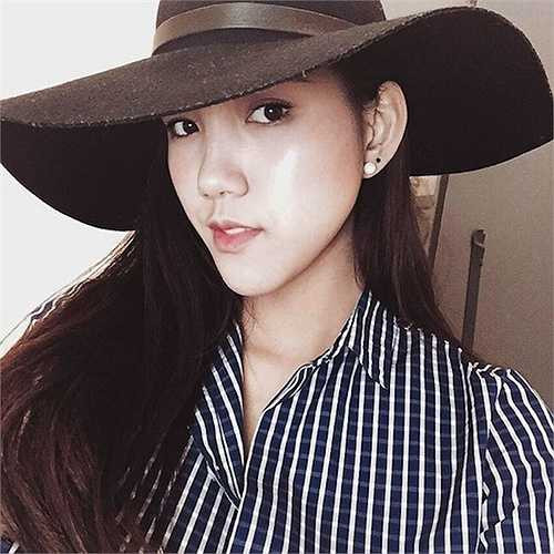 Gần đây, cô nàng khiến dư luận hoàn toàn bất ngờ bởi sự khác lạ lớn trên khuôn mặt 