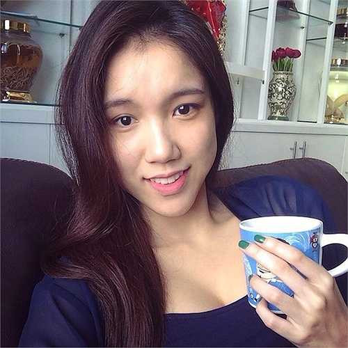 Hiện tại, Thùy Linh sở hữu nước da trắng, chiều cao ấn tượng 