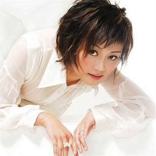 Hà Tĩnh: Nữ ca sĩ chỉ nhờ một ca khúc Trăng sáng khóc trộm mà nổi tiếng. Với ngoại hình đẹp, giọng hát hay, sự nghiệp của cô như trải hoa hồng. Chỉ không ngờ, vì yêu, cô mất tất cả.