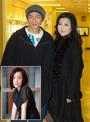 Bĩ cực hơn, sau đó, Giang Hoa phủ nhận tình yêu dành cho Đặng Tụy Văn. Sau này, nữ diễn viên bị đài TVB hắt hủi. Khi nói về chuyện xưa, cô thường nói: 'Tôi cả đời không hối tiếc chuyện gì, ân hận duy nhất trong đời là yêu Giang Hoa'. (Ảnh: Giang Hoa bên vợ và Đặng Tụy Văn trong ảnh nhỏ).