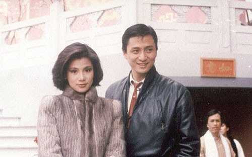 Nguyên nhân chỉ vì người tình Thang Trấn Nghiệp không đoái hoài. Những người hâm mộ Ông Mỹ Linh đều xót xa khi cô trót yêu nhầm người, đau khổ mà quyên sinh.