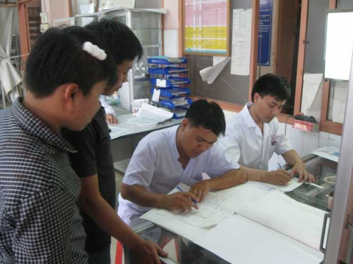 Phóng viên Báo Giao thông bị đánh, cướp máy quay khi tác nghiệp